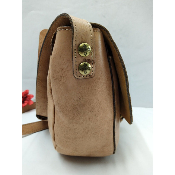 Patricia Nash Saddle Tan Leather Rosolini Tooled Buckle Flap Crossbody Bag EUC - Picture 6 of 16